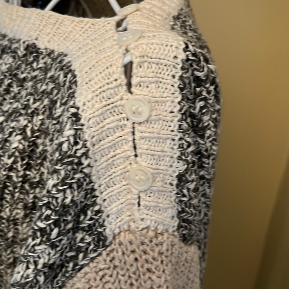 Sweater - Picture 2 of 4